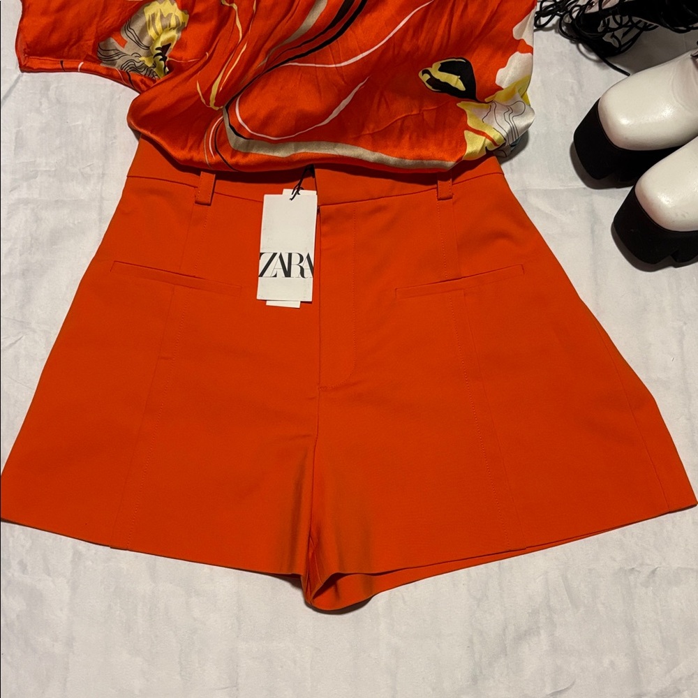 🔵ZARA “NWT” Bold Orange CHIC ALL OCCASIONS SHORTS